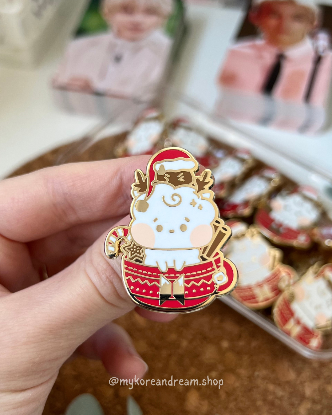 BT21 Christmas Pin