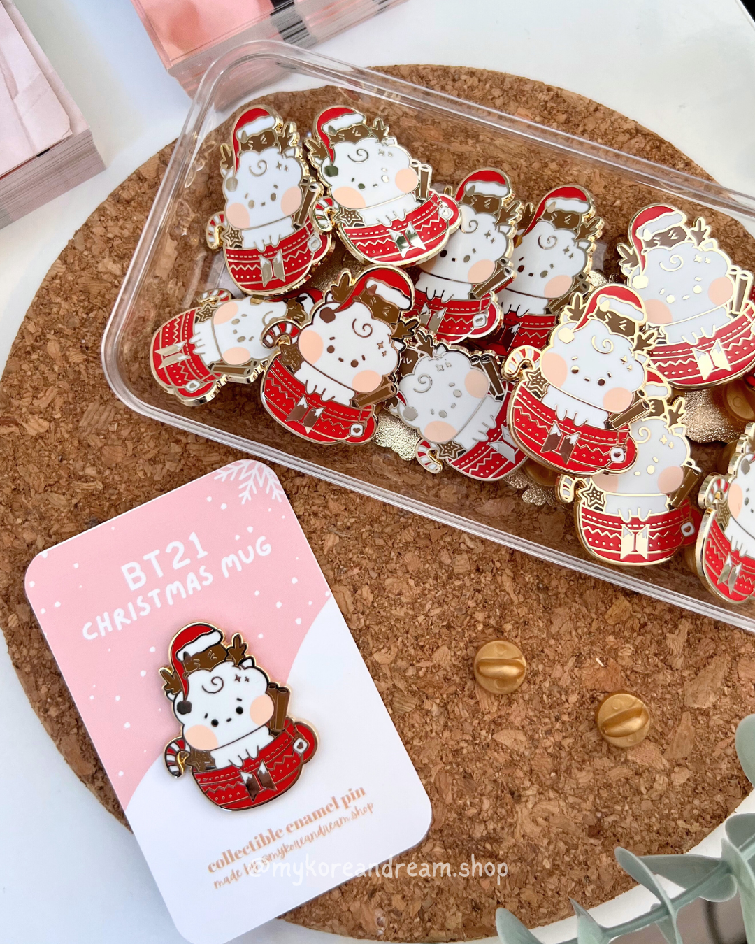 BT21 Christmas Pin