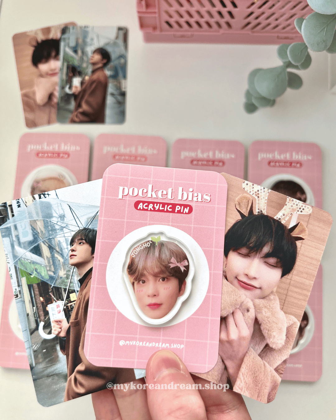 Pin’s K-pop Ateez Jongho, design doux et girly