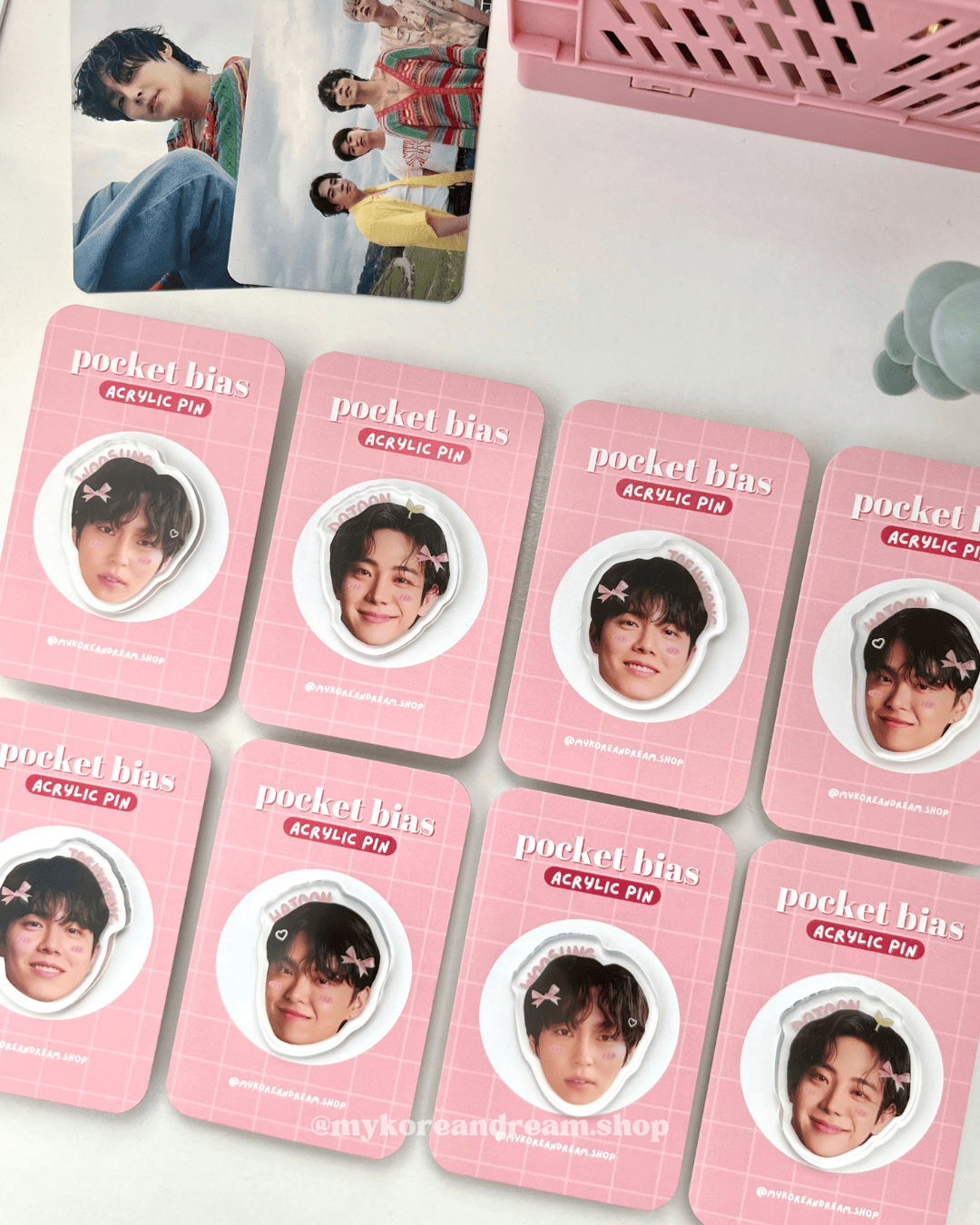 Accessoire K-pop The Rose, pin’s acrylique