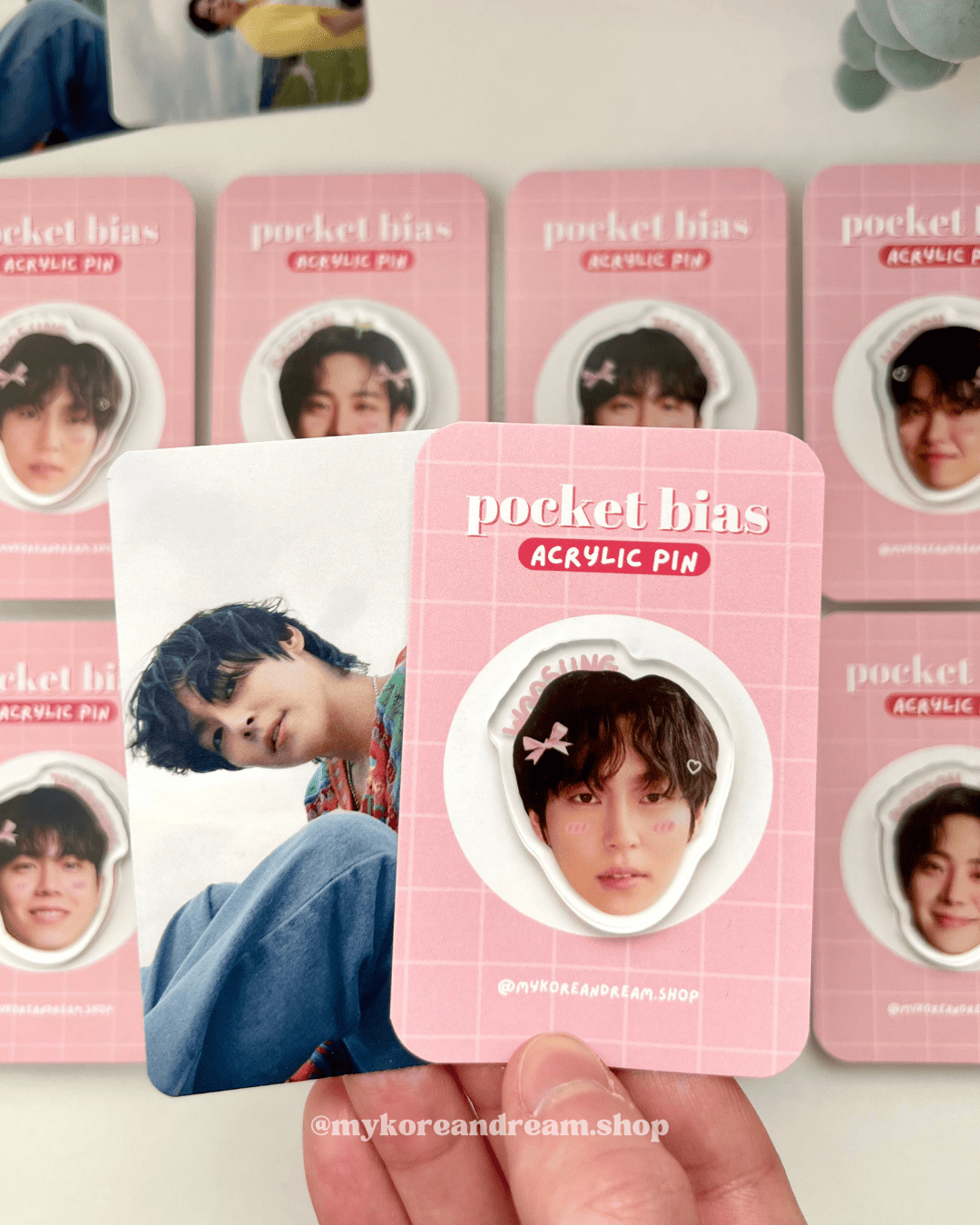 Pin Woosung The Rose à collectionner, style girly