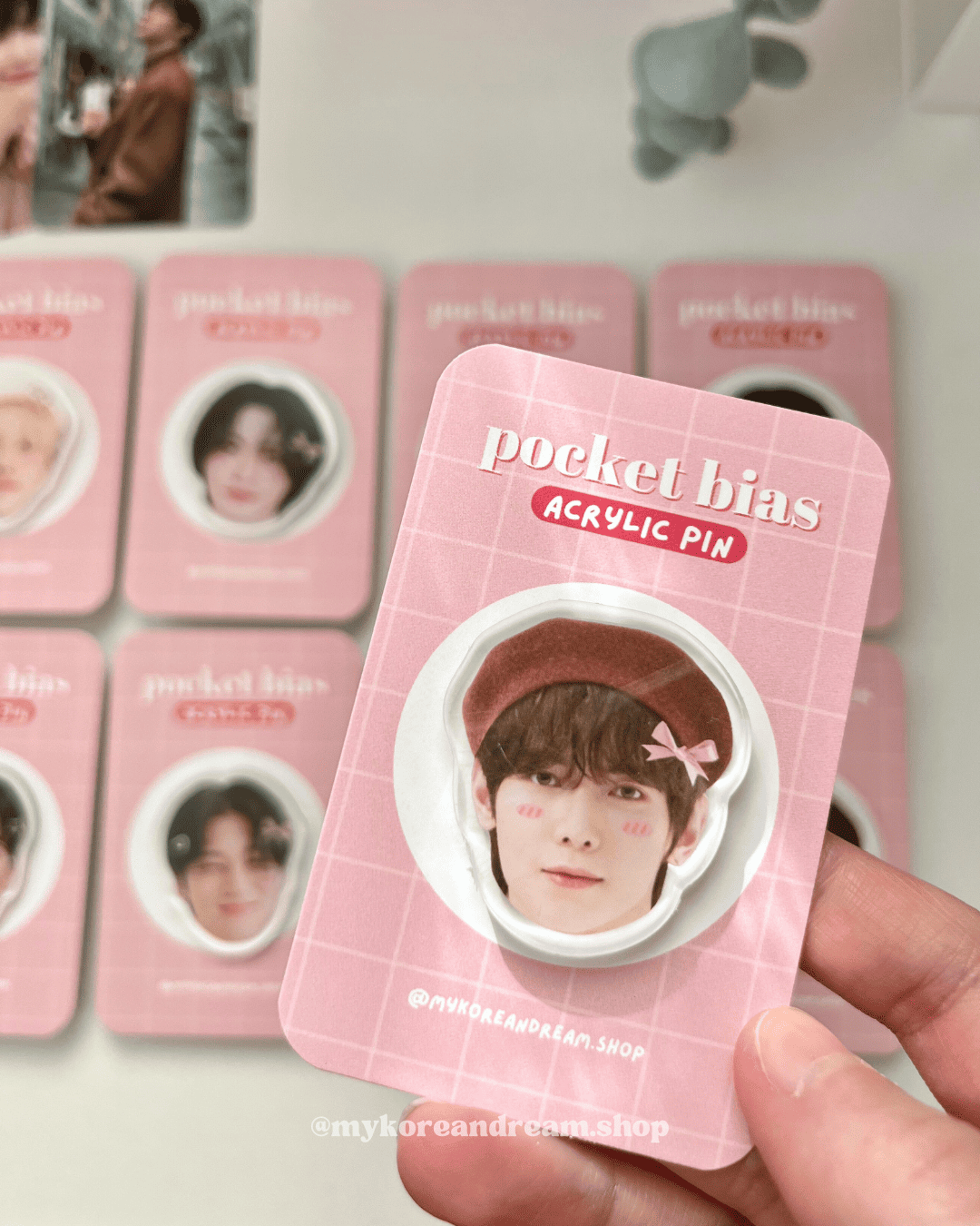 Pin’s K-pop Ateez Yeosang, design doux et girly