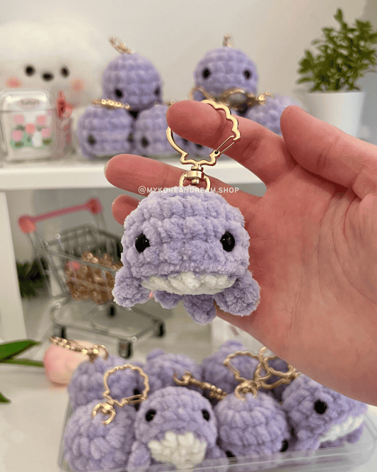 Porte-clé crochet baleine violette BTS