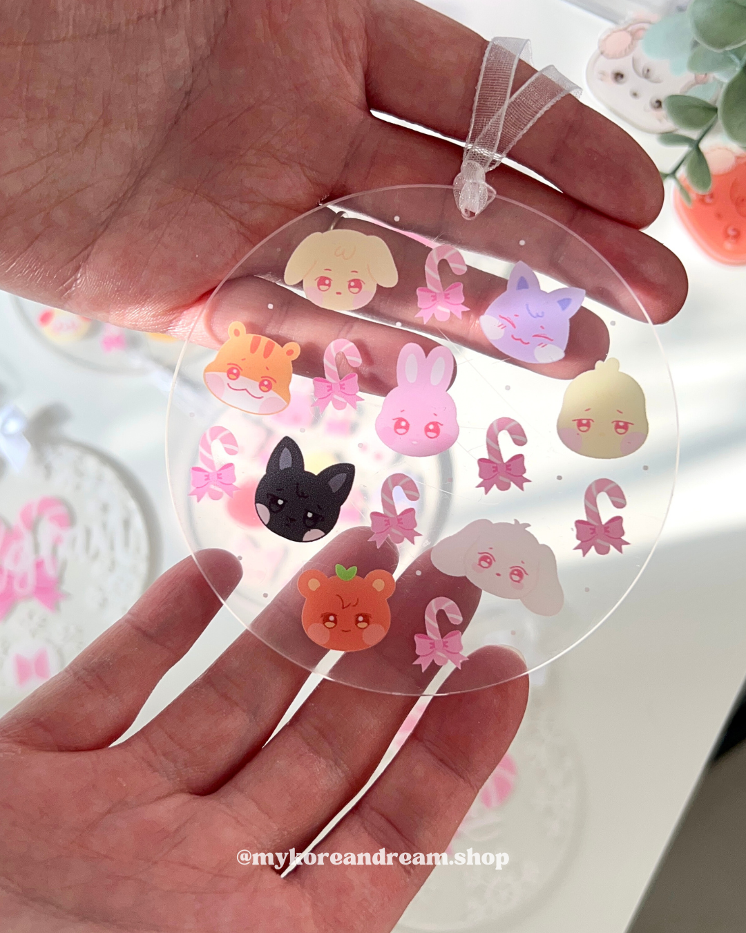 Ornement de sapin Aniteez, design cute et brillant pour une déco K-pop festive