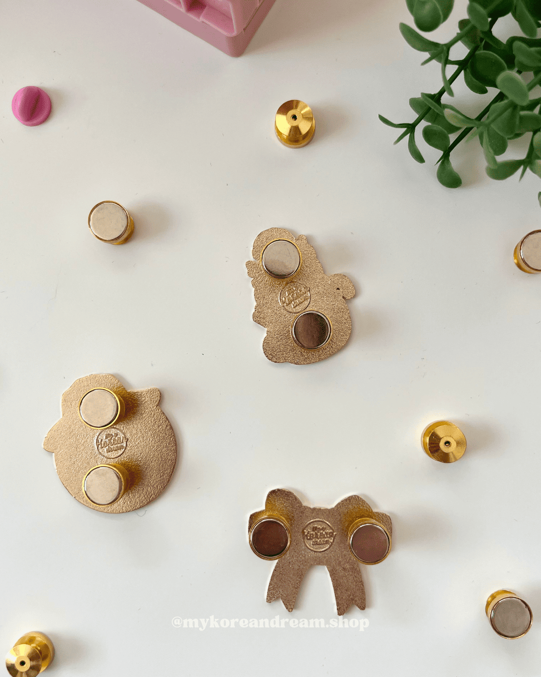 Magnetic fasteners (pin accessory)