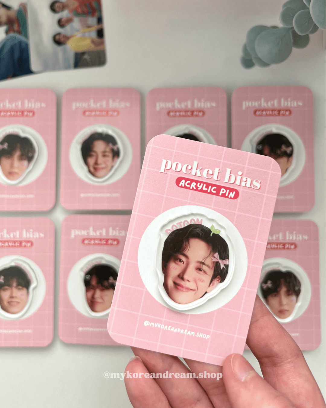 Pin Dojoon The Rose à collectionner, style girly